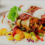 Веганские энчиладас из цуккини с курицей (с низким содержанием углеводов)