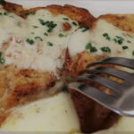 Куриная грудка в сливочно-белом соусе