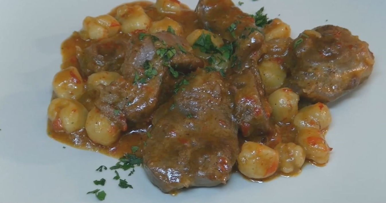 炖牛肉配 Spaetzle