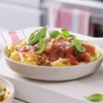 Pappardelle 配番茄、茴香和香肠肉酱