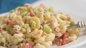 Салат с макаронами