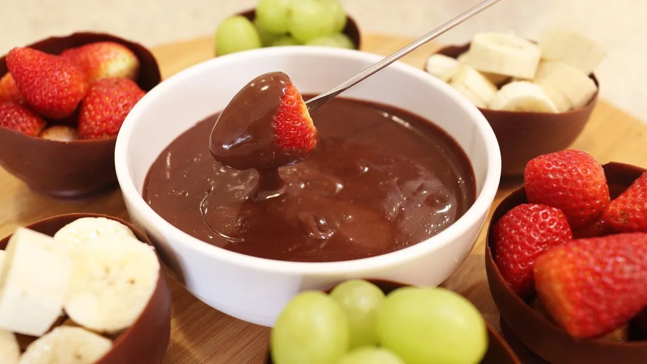 Chocolate Fondue + Chocolate Baskets for Fruits