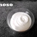 Learn how to make a delicious garlic cream to accompany your barbecue. Check out how easy and quick it is to make!