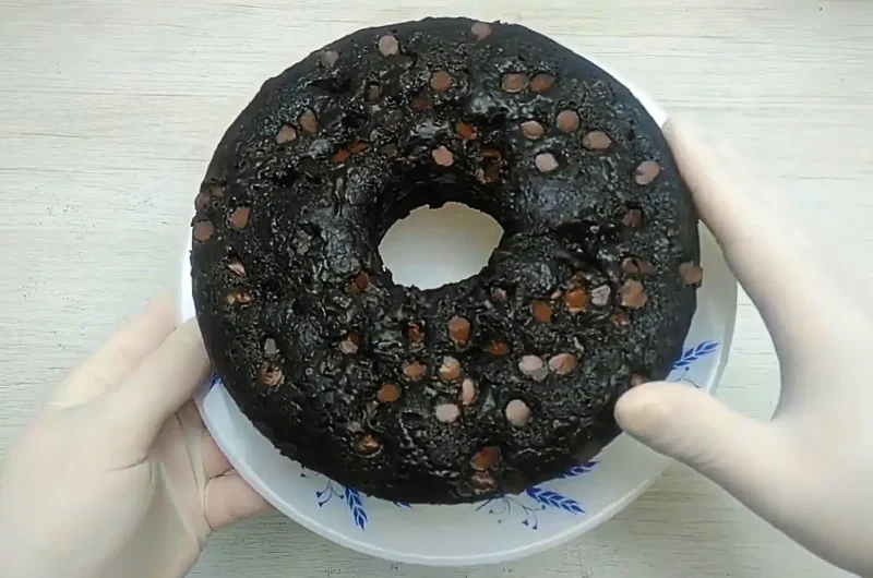 Black Biscuit Cake