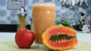 Papaya, Apple and Oat Detox Juice