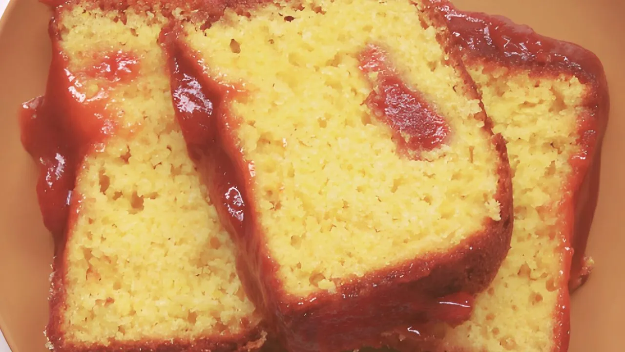Sweet corn cake with guava paste