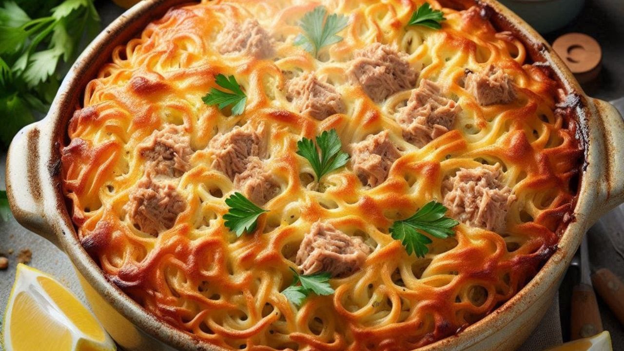 Запеканка с лапшой и тунцом