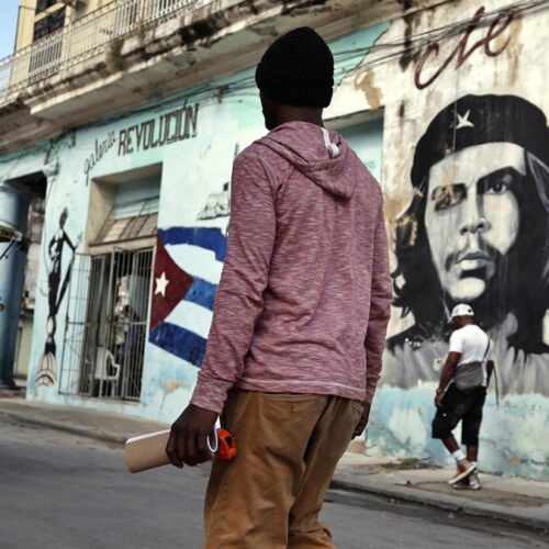 Trump threatens to “destroy everything” in Iran and puts global energy ...