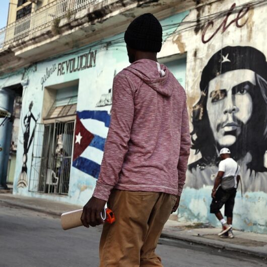 Trump threatens to “destroy everything” in Iran and puts global energy ...